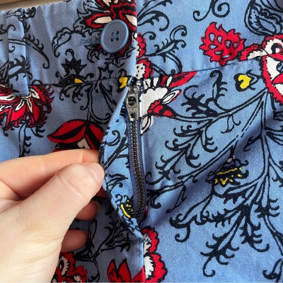 Loft Chic Shorts - Picture 3 of 6